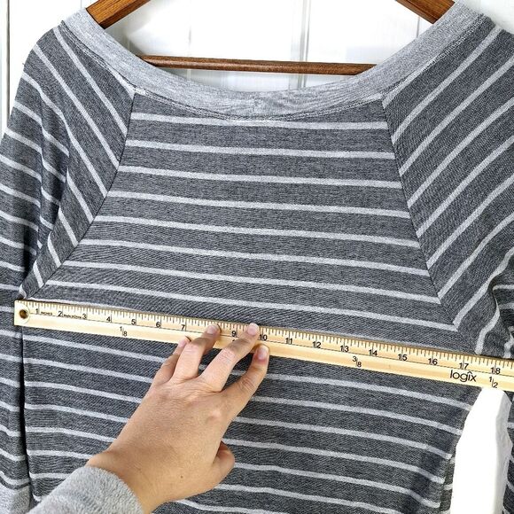 A Pea in the Pod Striped Gray Scoop Neck Sweat Shirt Sz M - Picture 8 of 11